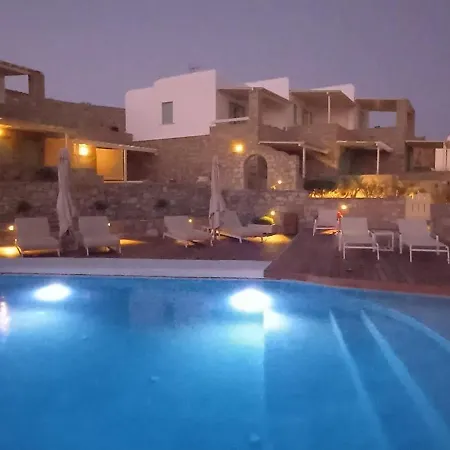 Ξενοδοχείο με διαμερίσματα Panthea 3*