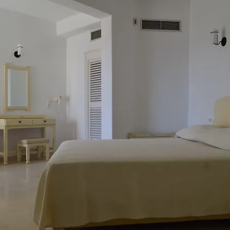 Ξενοδοχείο με διαμερίσματα Panthea 3*