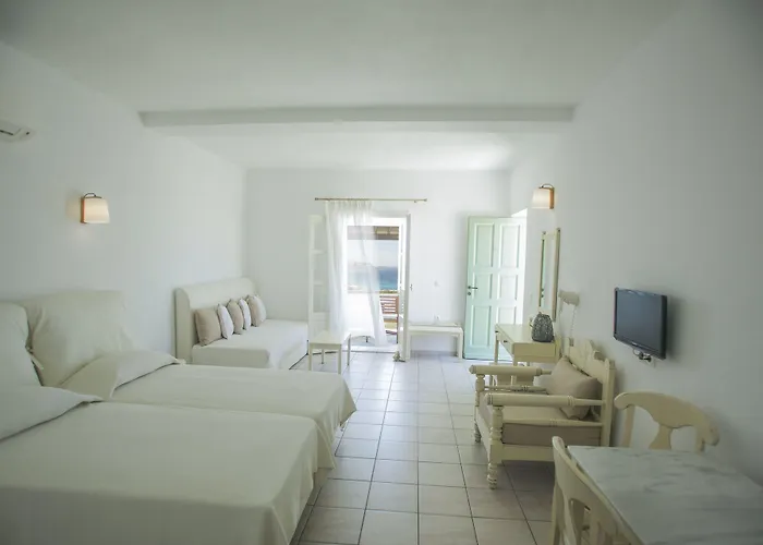 Panthea Aparthotel 3*