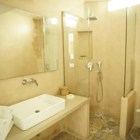 Panthea 아파트호텔